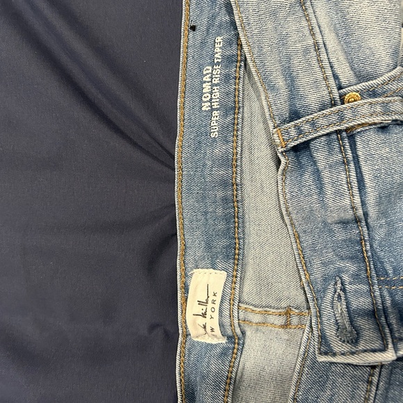 Nicole Miller Nomad Light Blue Cropped Distressed Jeans - Picture 3 of 4